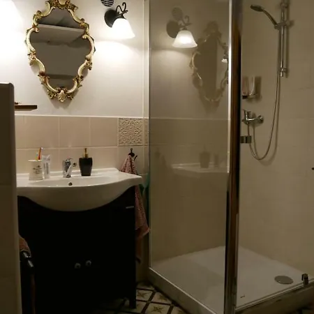 Apartment Carovny Apartman *